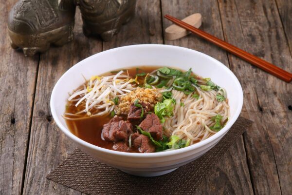 Bun Bo Hue Recipe (Spicy Vietnamese Beef Noodle Soup from Hue)