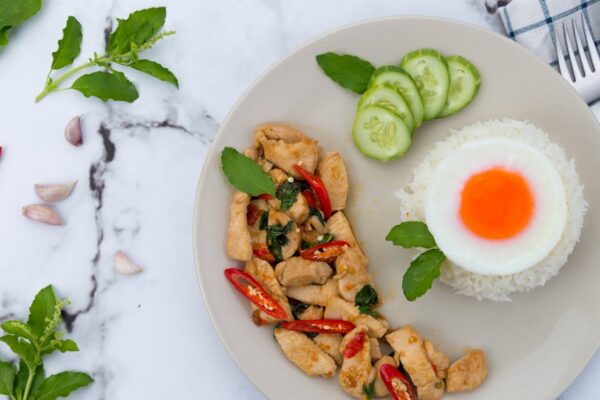 Khao Man Gai Recipe (Authentic Thai Chicken Rice)