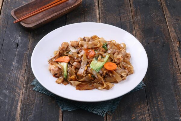 Pad See Ew Recipe (Thai Stir-Fried Wide Rice Noodles)