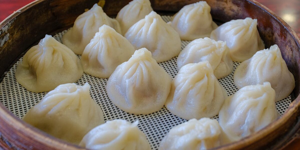 Shanghai Food: Essential Dishes and the Complete Guide to Shanghainese Cuisine