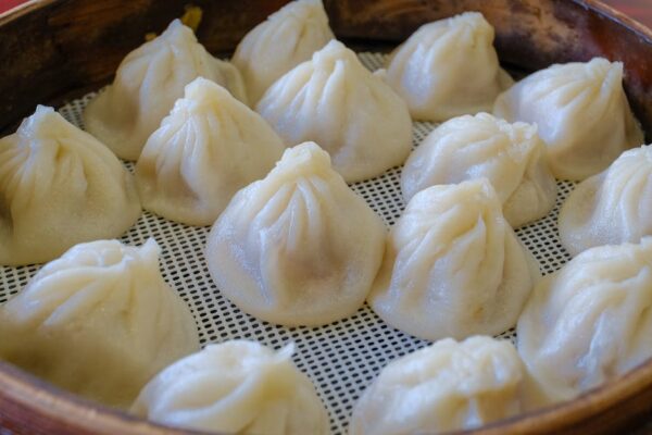 Shanghai Food: Essential Dishes and the Complete Guide to Shanghainese Cuisine