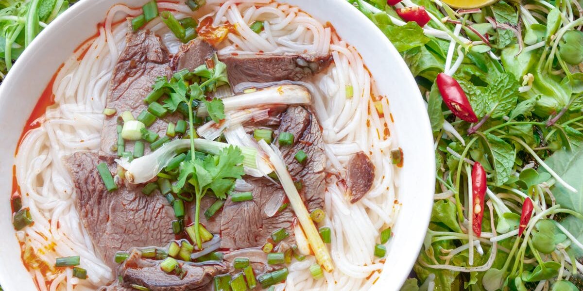 Central Vietnamese Food: Essential Dishes and the Complete Guide to Hue, Hoi An, and Danang Cuisine