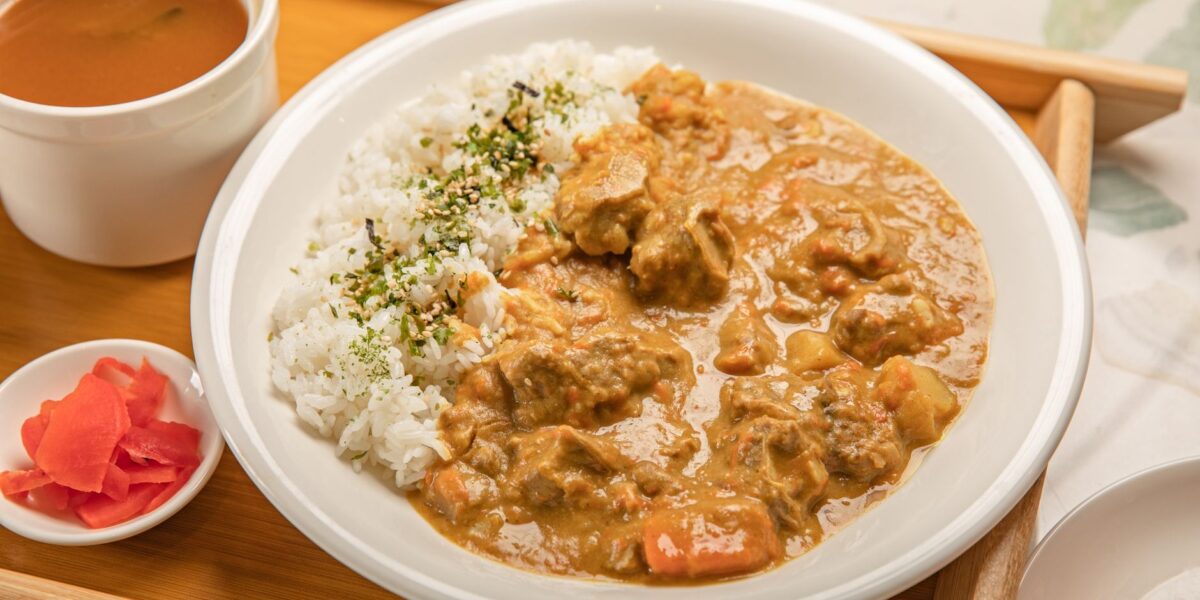 Japanese Curry Rice Recipe (Authentic Kare Raisu at Home)